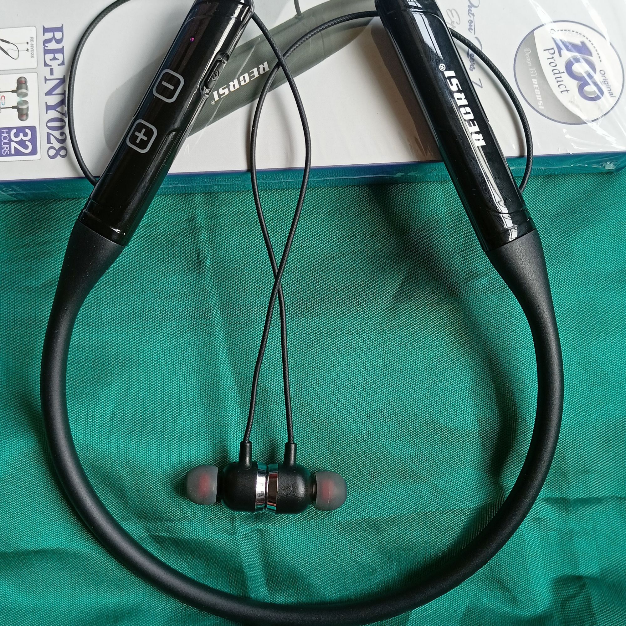 RECRSI RE-NY028 Hanging Neckband Earphone - Black DSB10820